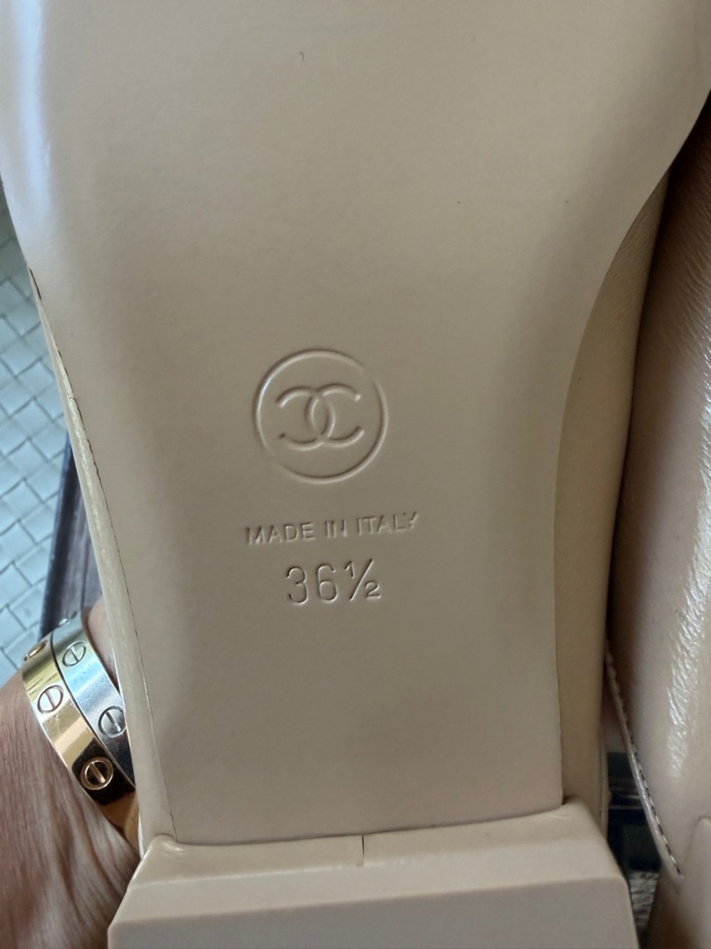 CHANEL GOLD CC LOGO WITH CRYSTALS CHAIN GOLD BEIGE NUDE PATENT LEATHER MULE 36.5 - Picture 17 of 17